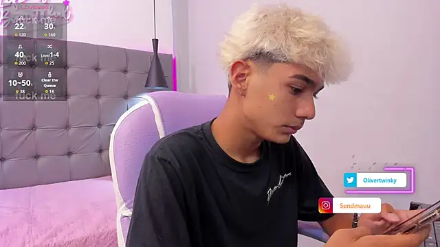 OliverTwinky online show from September 2025 05:43:02 AM