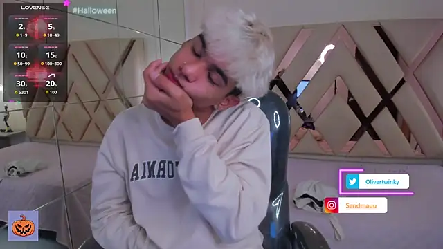 OliverTwinky online show from October 2025 01:30:01 PM