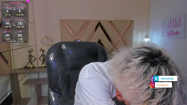 OliverTwinky online show from November 2025 01:21:02 PM