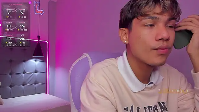 Snapshot of OliverTwinky chatting on February 2026 09:41:01 PM OliverTwinky online show from February 2026 09:41:01 PM