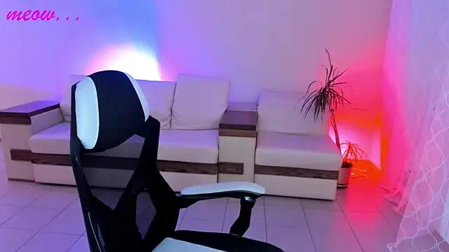 SweetMeeow online show from November 2025 01:17:02 AM