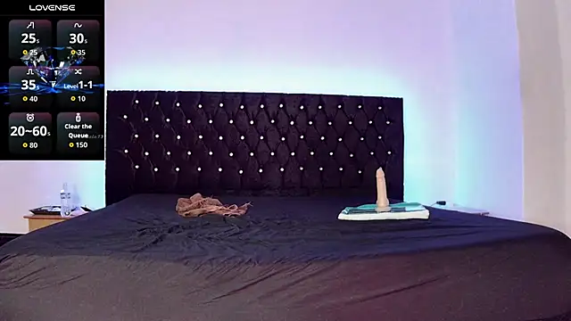 Snapshot of TSLeaMarie chatting on November 2025 05:23:02 PM TSLeaMarie online show from November 2025 05:23:02 PM