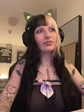 Snapshot of kittlunixx chatting on March 2026 05:18:02 PM kittlunixx online show from March 2026 05:18:02 PM