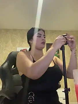 Kariina  69 online show from December 2025 01:10:01 AM