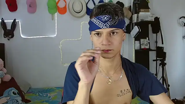 axce1 boy24 online show from September 2025 06:19:02 PM