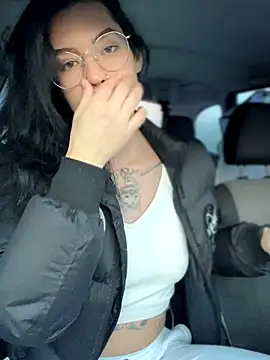 MeekyRich online show from October 2025 01:17:01 AM