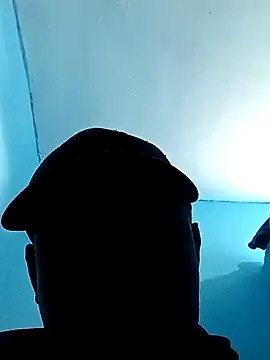 luuiss12 online show from September 2025 11:29:01 PM