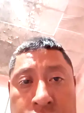 luuiss12 online show from September 2025 05:18:01 PM