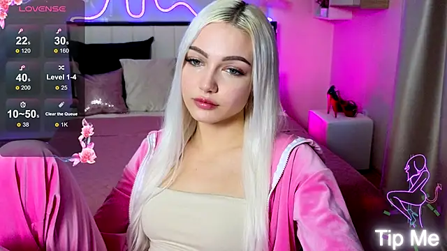 LinaLirian online show from October 2025 02:15:01 PM