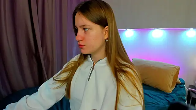 Candy Cansew online show from September 2025 12:10:02 AM