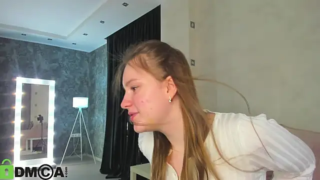 Candy Cansew online show from October 2025 09:21:01 AM