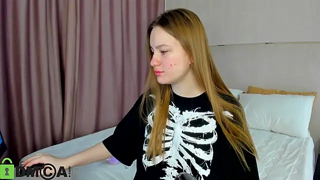 Candy Cansew online show from October 2025 01:02:02 AM