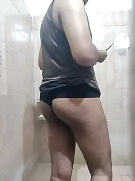 Snapshot of Brown69_guy chatting on April 2026 05:05:01 AM Brown69 guy online show from April 2026 05:05:01 AM
