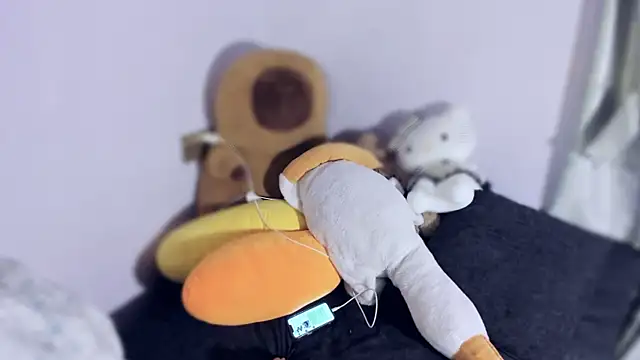 yuki3366 online show from October 2025 01:45:02 PM