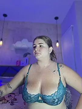 valentina-diiaz online show from April 2026 01:27:02 PM