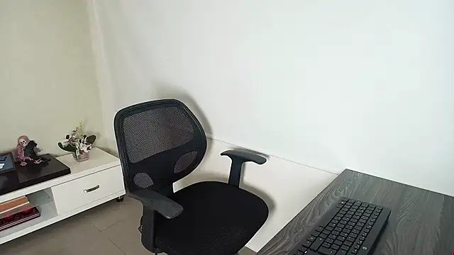  Victoria Collins online show from October 2025 11:06:02 AM