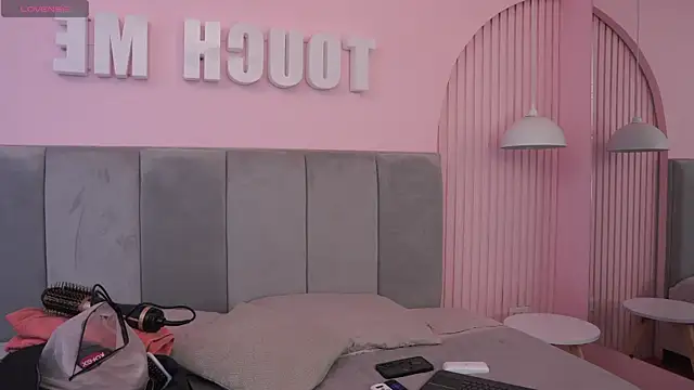 Susan wall online show from April 2026 01:12:02 PM