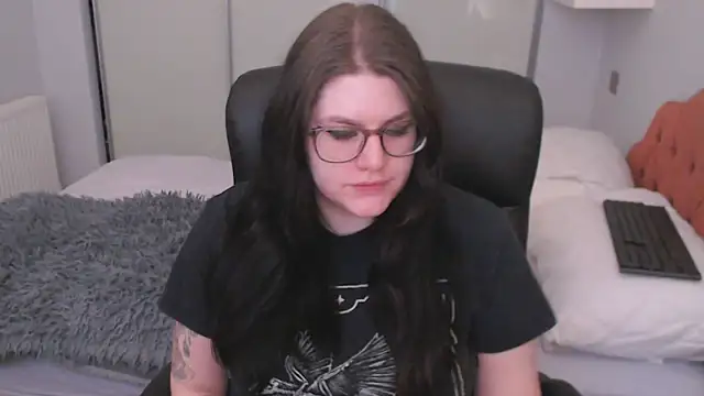 GothSuccubusBabe online show from February 2026 04:16:02 PM