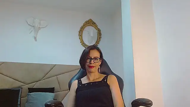 amanda ramirez online show from December 2025 06:37:02 PM