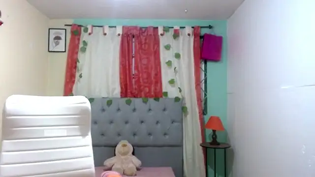 vale miel online show from September 2025 11:48:01 PM