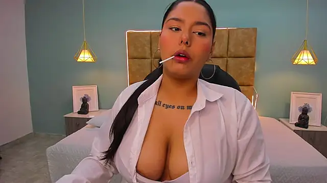 NaniXoxo18 online show from November 2025 01:11:02 PM