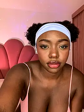 Snapshot of alissradiante1 chatting on October 2025 01:46:02 AM alissradiante1 online show from October 2025 01:46:02 AM