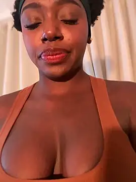 Snapshot of alissradiante1 chatting on November 2025 03:23:01 AM alissradiante1 online show from November 2025 03:23:01 AM