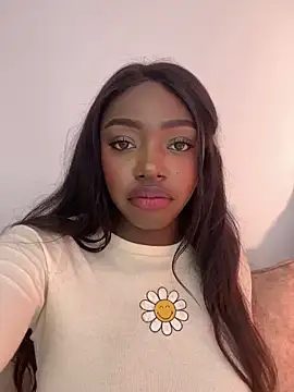 Snapshot of alissradiante1 chatting on November 2025 01:41:02 AM alissradiante1 online show from November 2025 01:41:02 AM