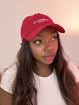 Snapshot of alissradiante1 chatting on November 2025 03:54:01 AM alissradiante1 online show from November 2025 03:54:01 AM