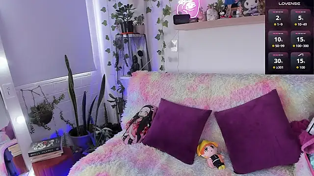sarahminage  online show from June 2026 06:21:02 PM