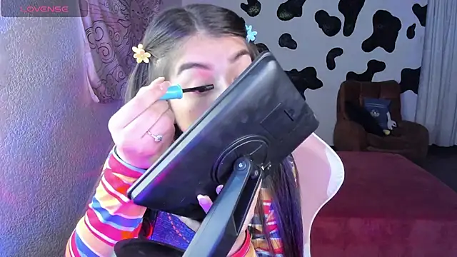 abbie jensen  online show from October 2025 06:25:01 AM