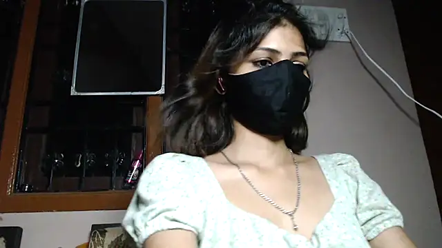 Isha Sax online show from October 2025 08:29:02 PM