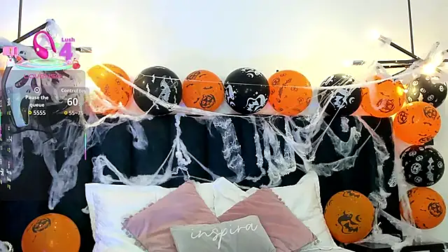 niia7 online show from October 2025 06:20:02 PM