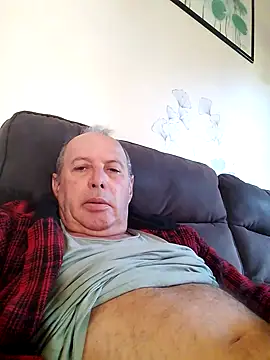 Snapshot of Vince072 chatting on September 2025 06:46:02 AM Vince072 online show from September 2025 06:46:02 AM