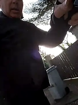 Snapshot of Vince072 chatting on April 2026 06:51:02 AM Vince072 online show from April 2026 06:51:02 AM