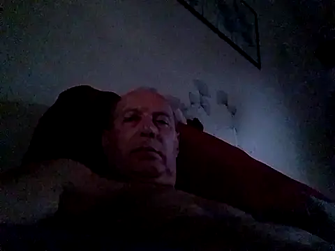 Snapshot of Vince072 chatting on July 2026 04:10:01 AM Vince072 online show from July 2026 04:10:01 AM
