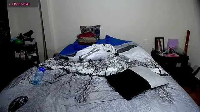 Violet Bosh online show from October 2025 02:58:02 PM