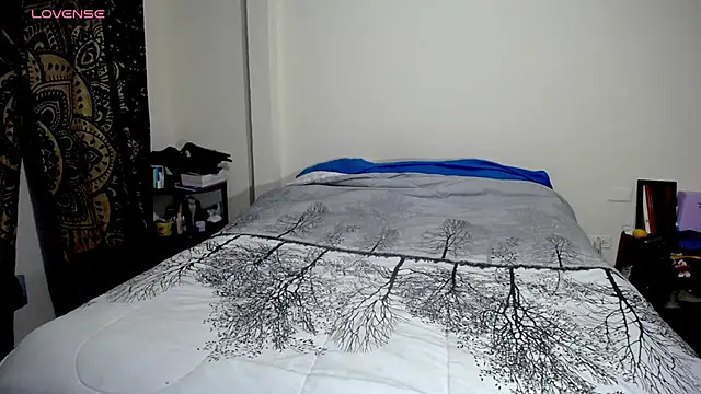 Violet Bosh online show from November 2025 02:27:02 PM