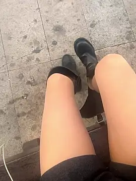 xiaoyuan01 online show from November 2025 01:53:01 AM