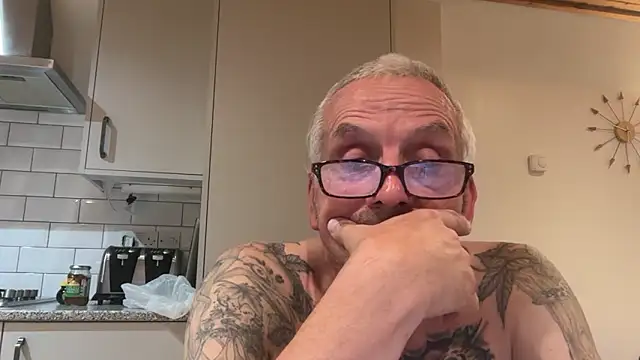 poggles online show from September 2025 08:31:02 PM