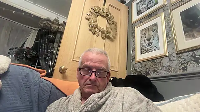 Snapshot of poggles chatting on March 2026 07:25:01 PM poggles online show from March 2026 07:25:01 PM