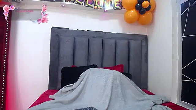 EmmaJhomson online show from October 2025 08:28:01 PM