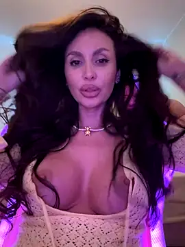 LunaBex online show from September 2025 10:50:02 AM