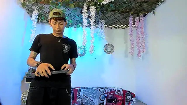 Bastian boyshot77 online show from February 2026 01:17:01 PM