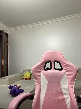 Lil-shawrie online show from September 2025 06:31:01 PM