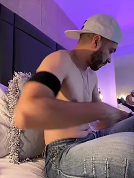 AxelThompson  online show from September 2025 11:23:01 AM