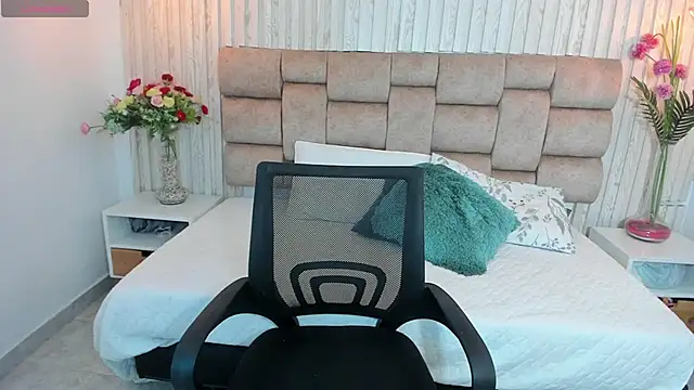 Gina25 online show from November 2025 02:08:01 PM