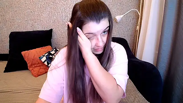 Snapshot of CherryZlata chatting on December 2025 05:51:01 PM CherryZlata online show from December 2025 05:51:01 PM