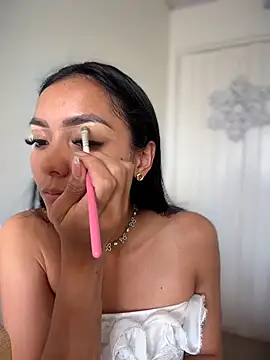 im-isabella online show from April 2026 09:09:02 PM