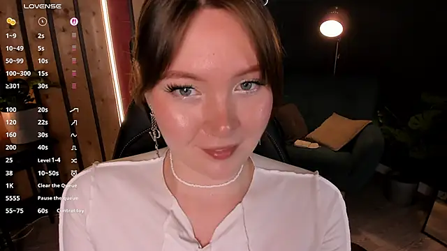 Ash Hasmy online show from October 2025 12:11:01 PM